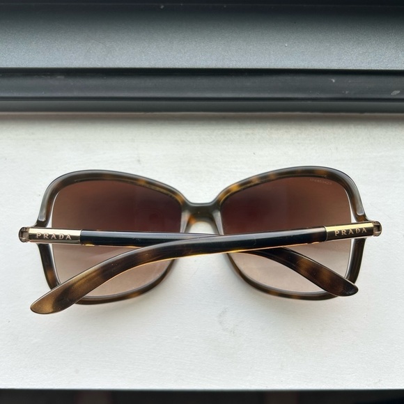 Prada🕶️Sunglassess - Picture 3 of 8